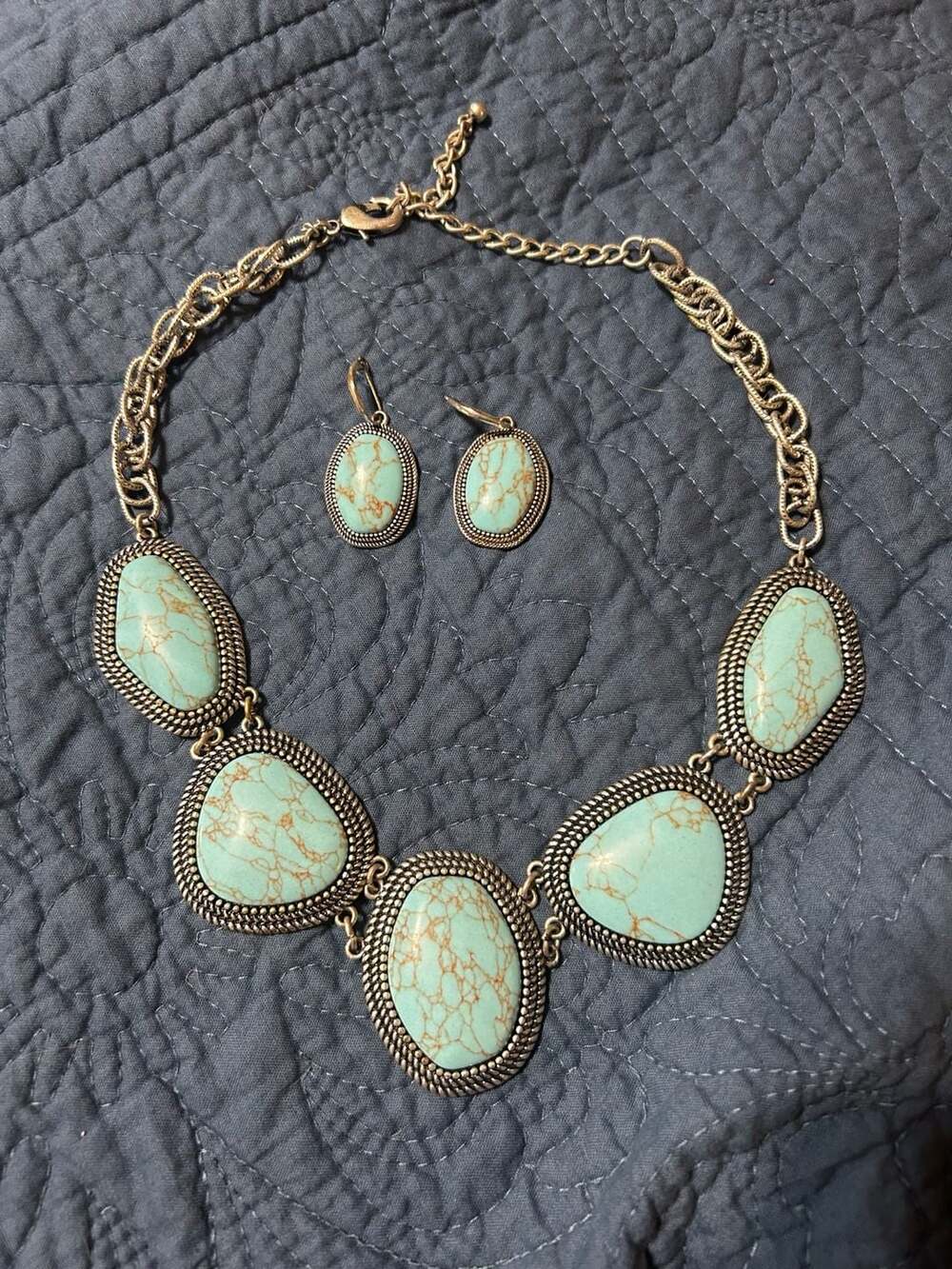 Premier Designs Turquoise Style Necklace Earrings Set